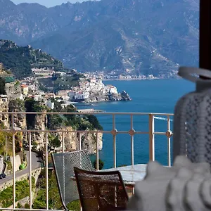 holiday-in-amalfi.hotels-amalfi.com/
